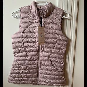 Lululemon pack is down vest size 6 NWT